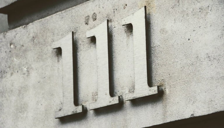 Numéro de rue / maison ou plaque : où acheter, comment le fixer