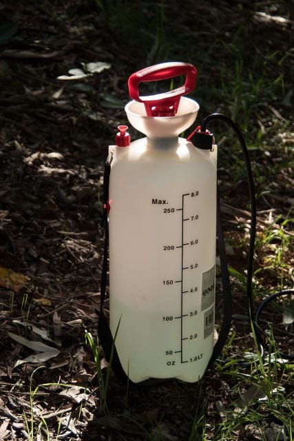 vinaigre blanc pour le jardin